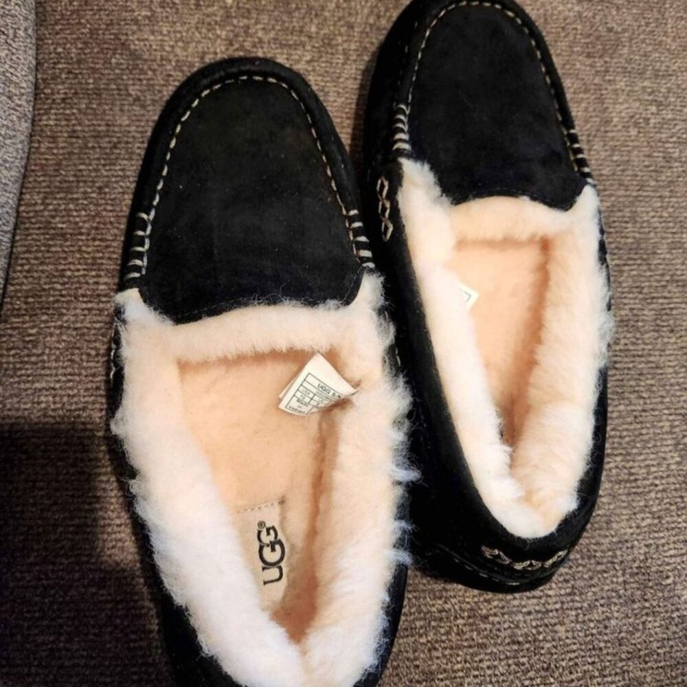 NEW Women's UGG Ansley Sheepskin Slippers